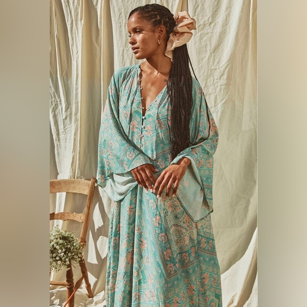 SPELL & THE GYPSY COLLECTIVE Farrah Half Moon Gown in Aqua size Med